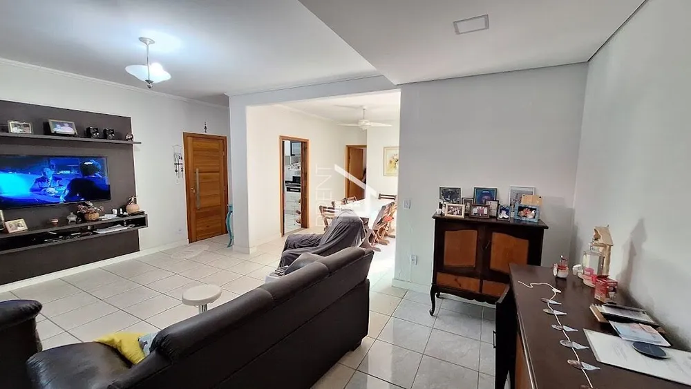 Casa, 5 quartos, 139 m² - Foto 1