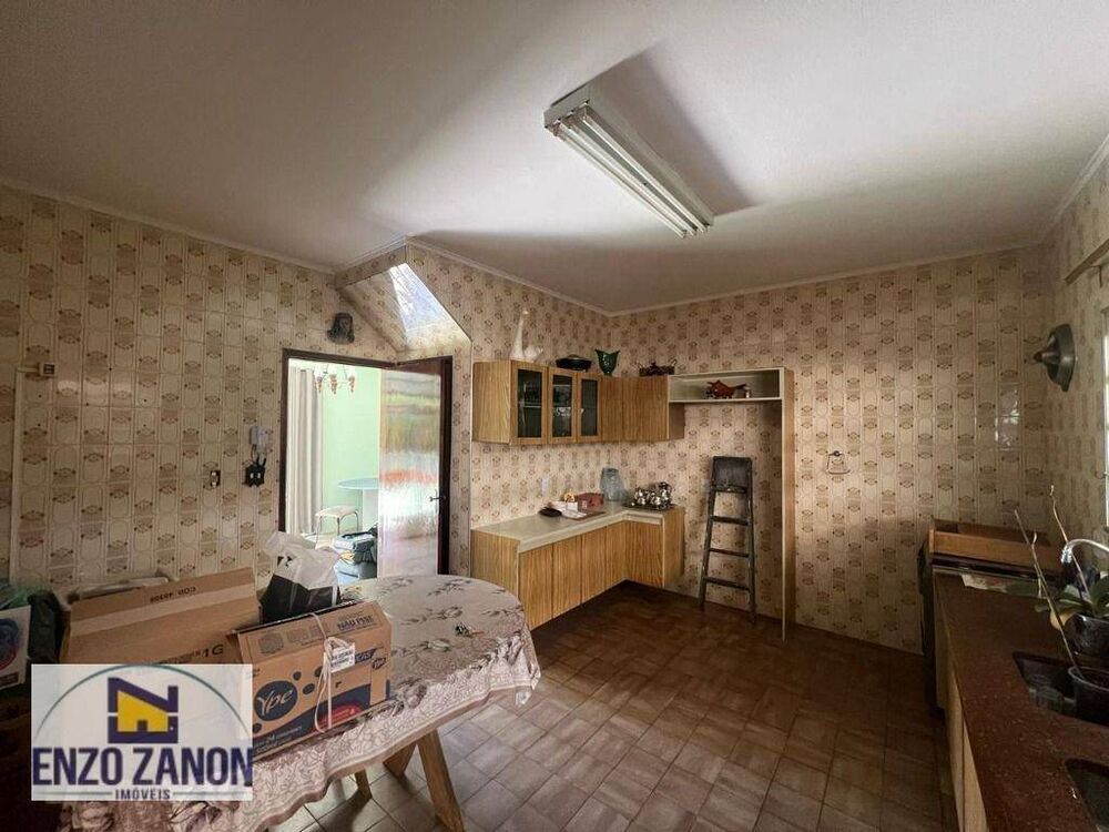 Sobrado à venda e aluguel com 4 quartos, 236m² - Foto 3