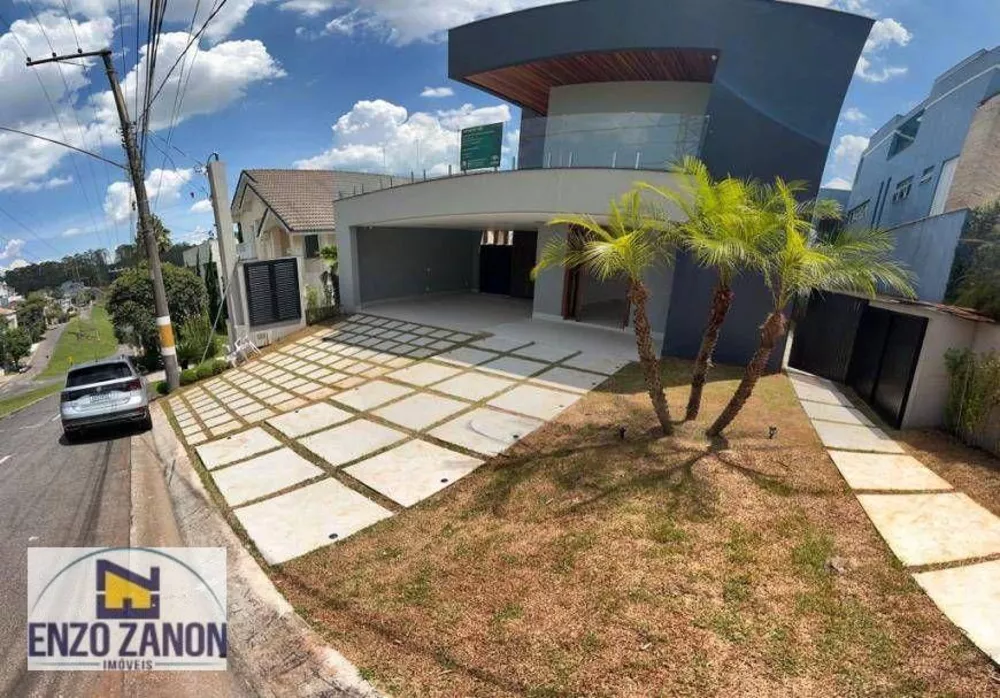 Sobrado à venda com 4 quartos, 400m² - Foto 1