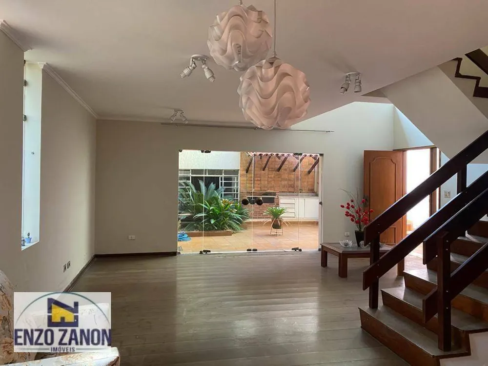 Casa, 3 quartos, 370 m² - Foto 1