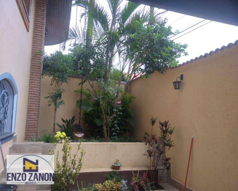 Sobrado, 3 quartos, 600 m² - Foto 1
