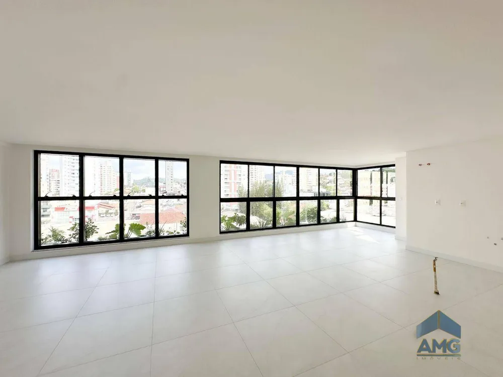 Apartamento, 3 quartos, 146 m² - Foto 2