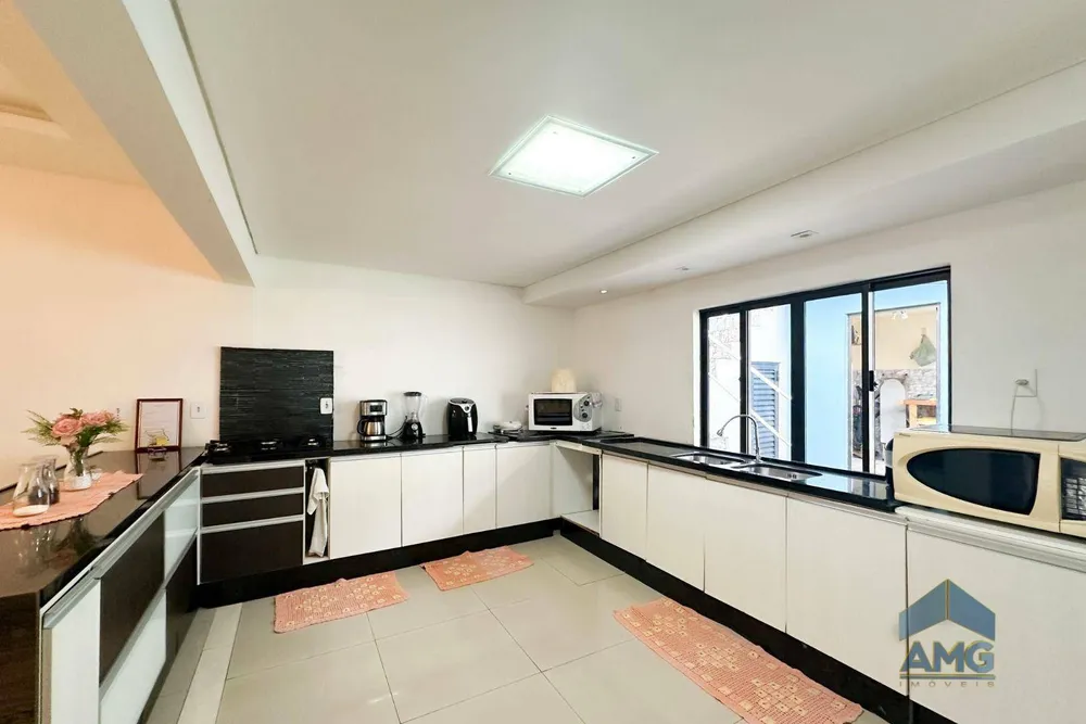 Casa, 4 quartos, 241 m² - Foto 3