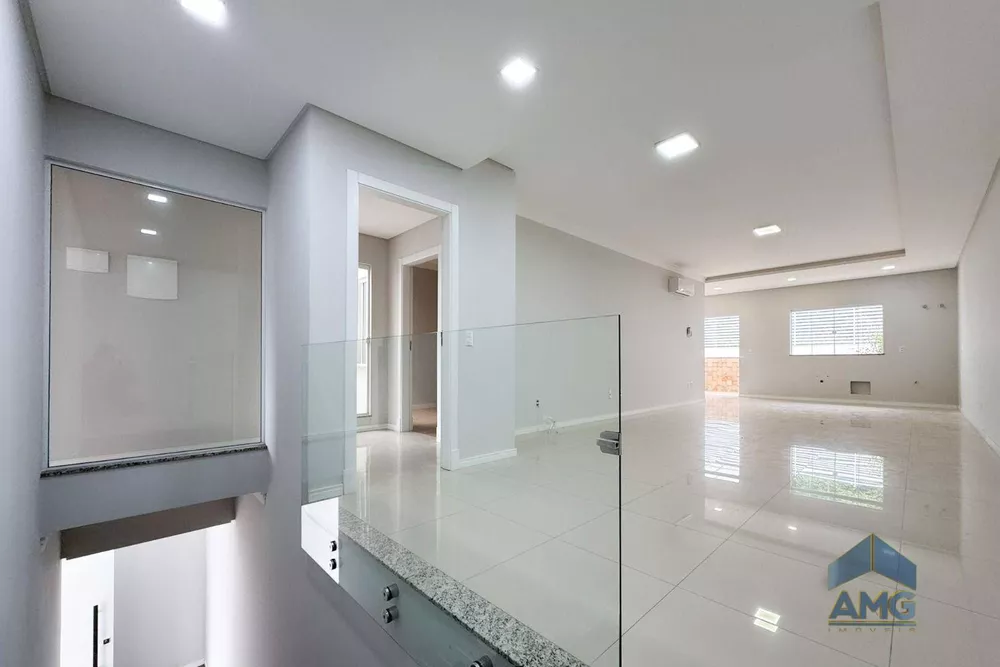 Casa, 3 quartos, 210 m² - Foto 2