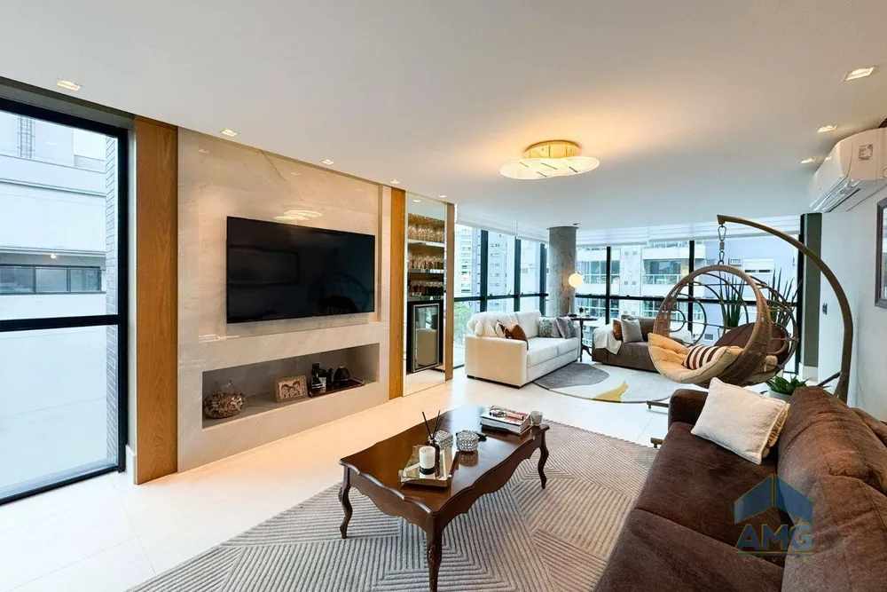 Apartamento, 4 quartos, 198 m² - Foto 1