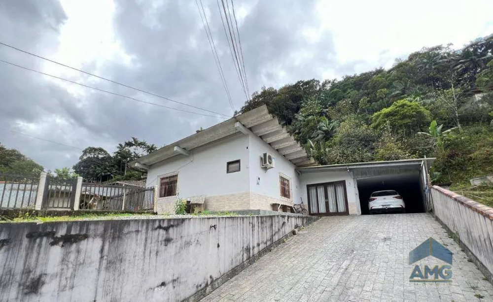 Casa, 4 quartos, 157 m² - Foto 1