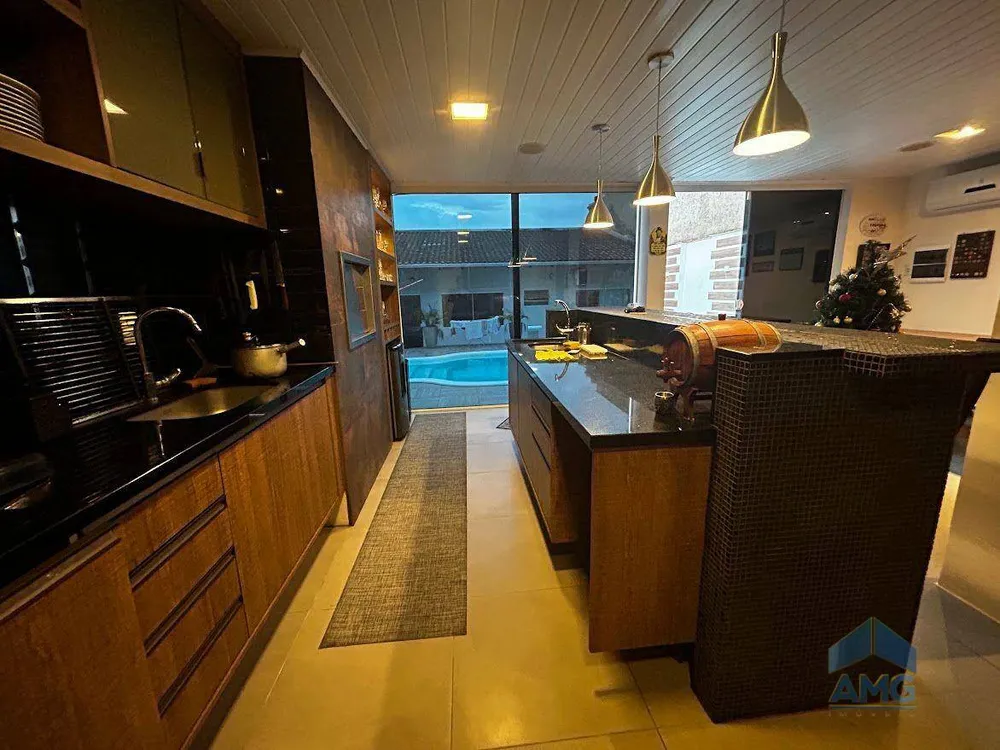 Casa, 4 quartos, 360 m² - Foto 3