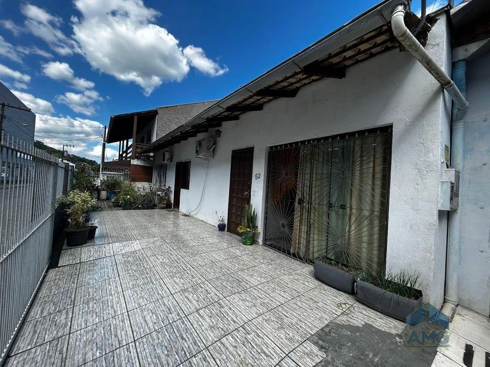 Casa, 5 quartos, 365 m² - Foto 1