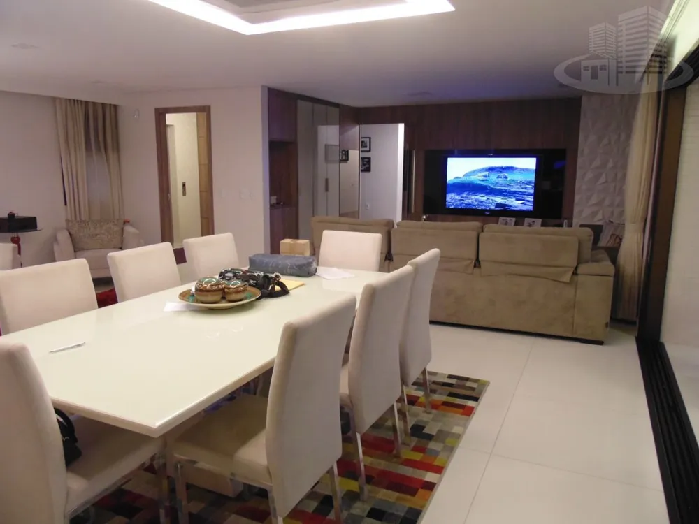 Apartamento, 3 quartos, 259 m² - Foto 1