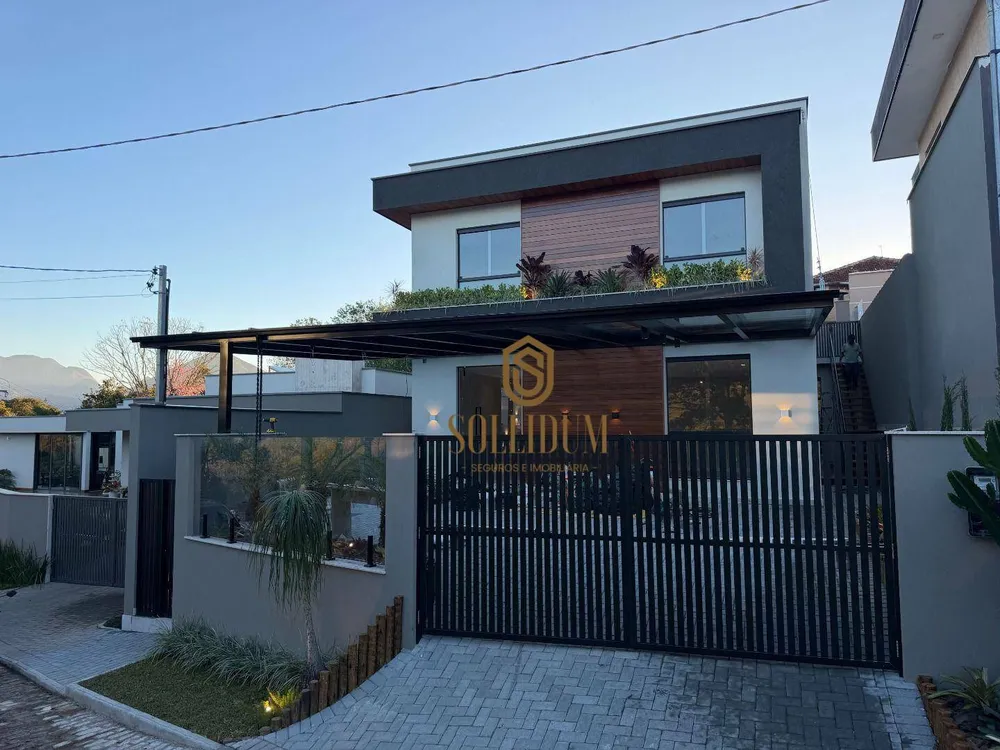 Casa, 3 quartos, 208 m² - Foto 1