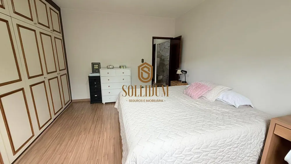 Casa, 4 quartos, 250 m² - Foto 1