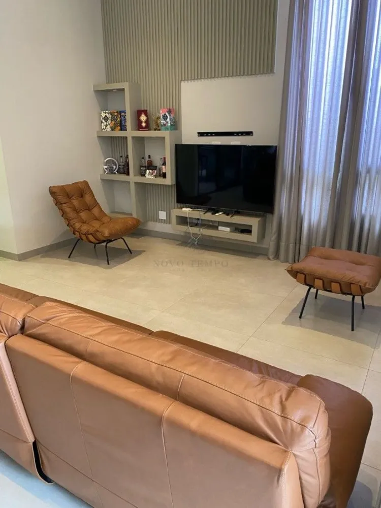 Casa, 3 quartos, 217 m² - Foto 1