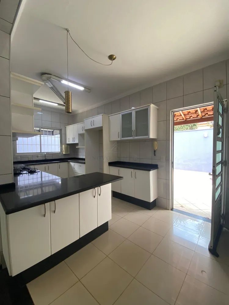 Casa, 3 quartos, 240 m² - Foto 8