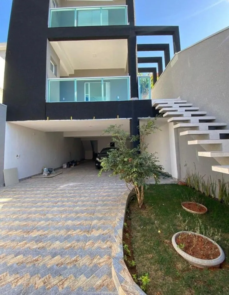 Casa, 3 quartos, 225 m² - Foto 1