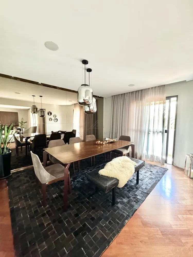 Apartamento, 3 quartos, 200 m² - Foto 1