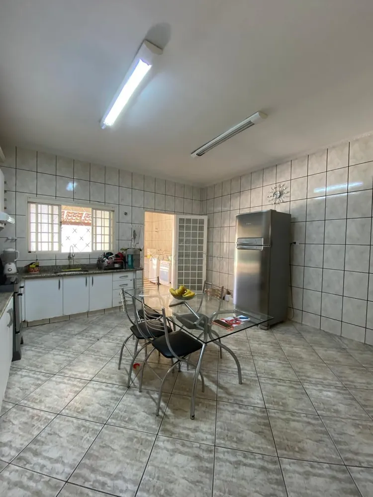 Casa, 3 quartos, 218 m² - Foto 9