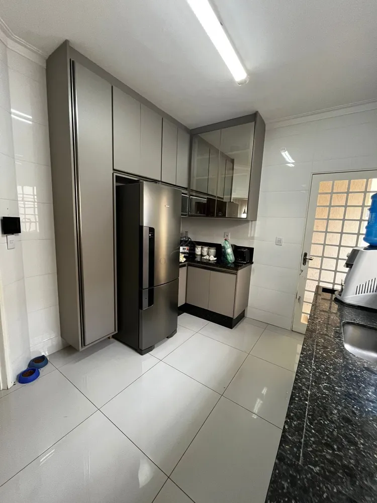 Casa, 3 quartos, 200 m² - Foto 1