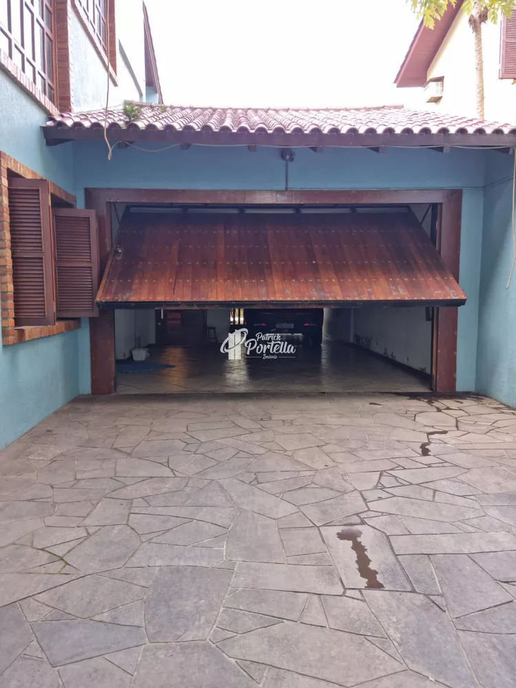 Casa à venda com 3 quartos, 300m² - Foto 3