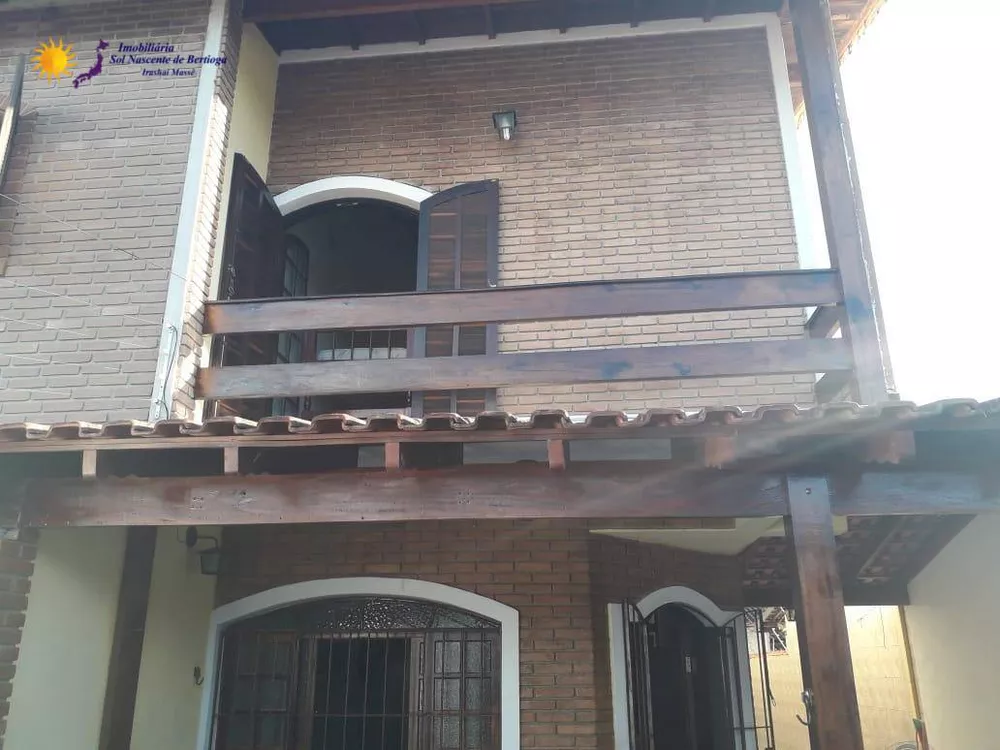 Casa à venda com 4 quartos, 167m² - Foto 1