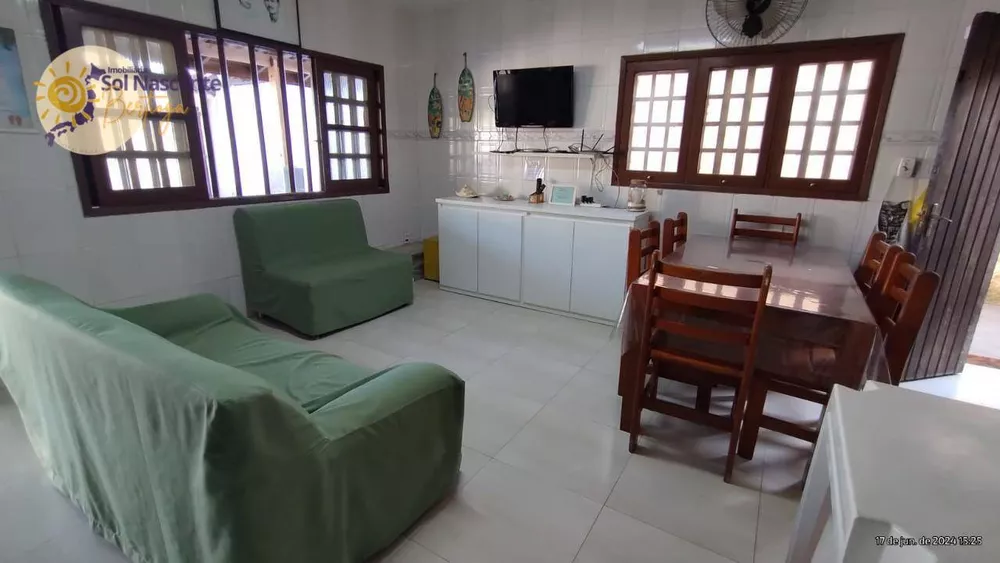 Casa à venda com 4 quartos, 216m² - Foto 2