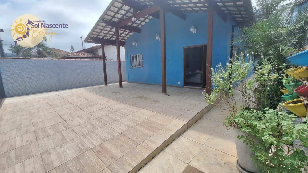 Casa, 5 quartos, 229 m² - Foto 1