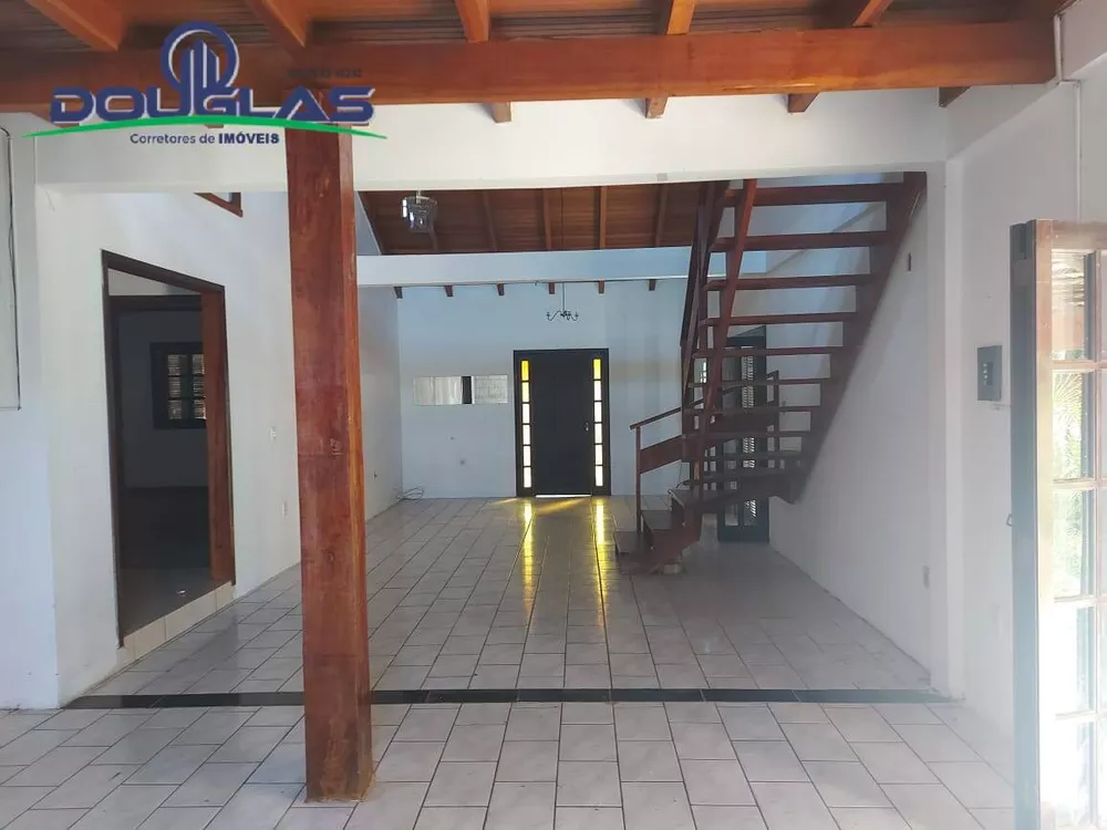 Casa à venda com 4 quartos, 500m² - Foto 3