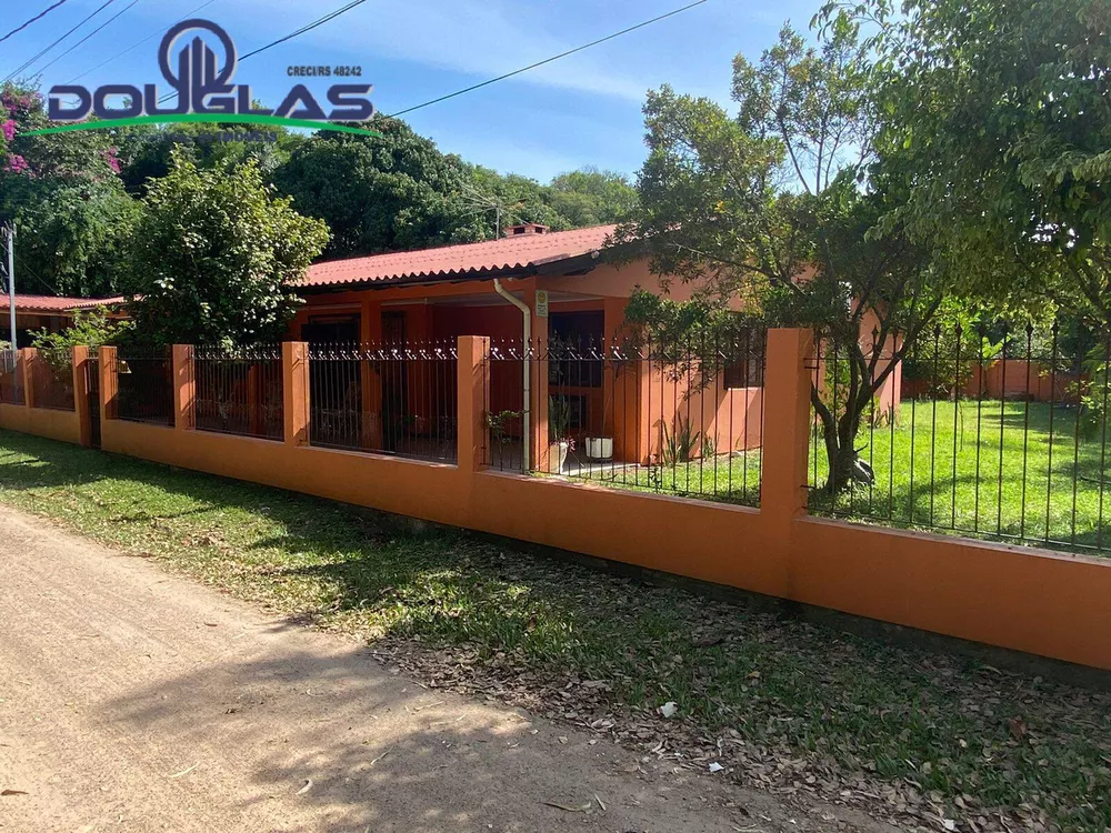 Casa à venda com 3 quartos, 1200m² - Foto 1