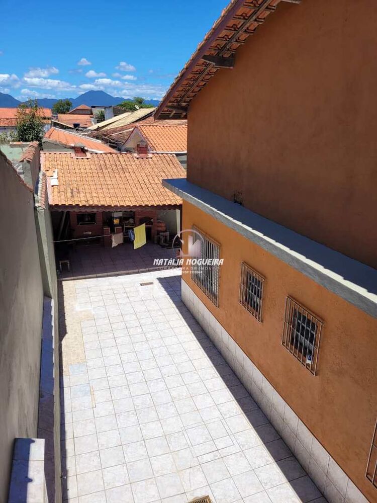 Sobrado à venda com 3 quartos, 325m² - Foto 2