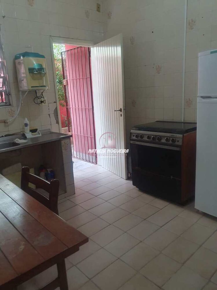 Casa à venda com 3 quartos, 210m² - Foto 8