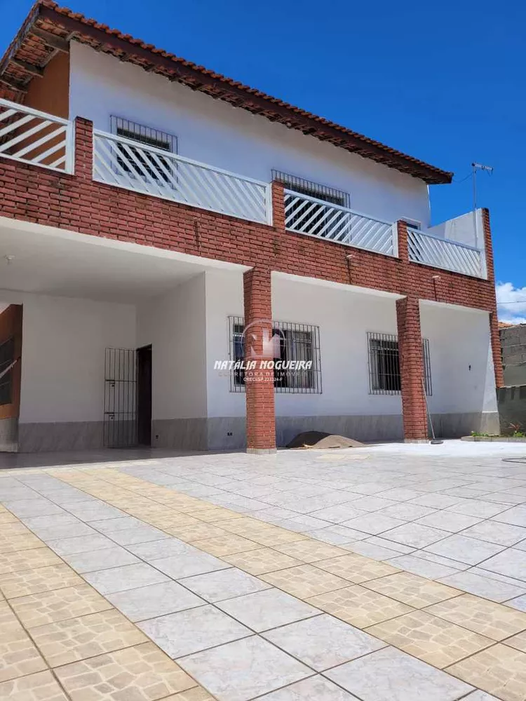 Sobrado à venda com 3 quartos, 325m² - Foto 1