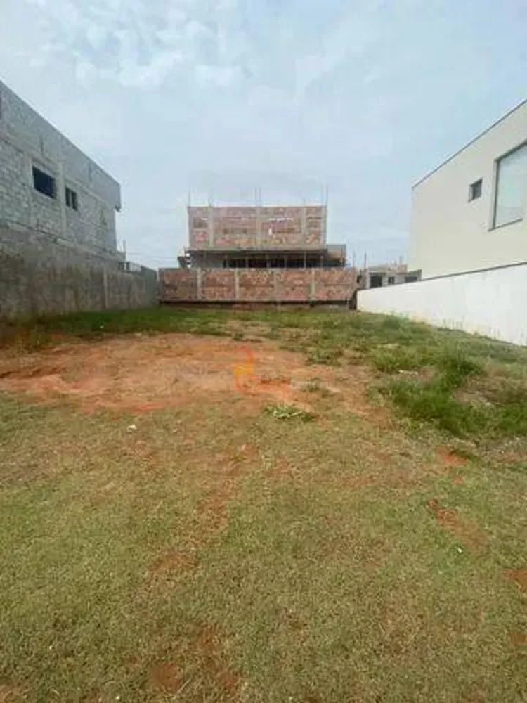 Loteamento e Condomínio, 260 m² - Foto 1