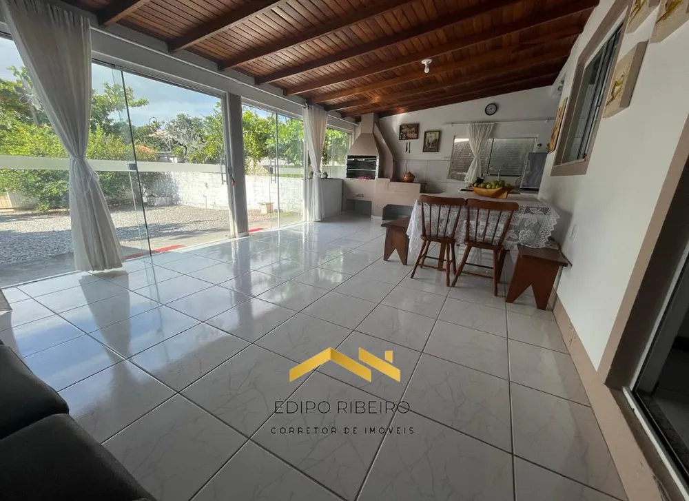 Casa, 3 quartos, 210 m² - Foto 1