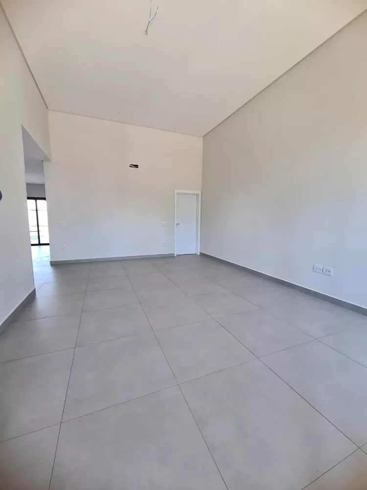 Casa à venda com 3 quartos, 178m² - Foto 2