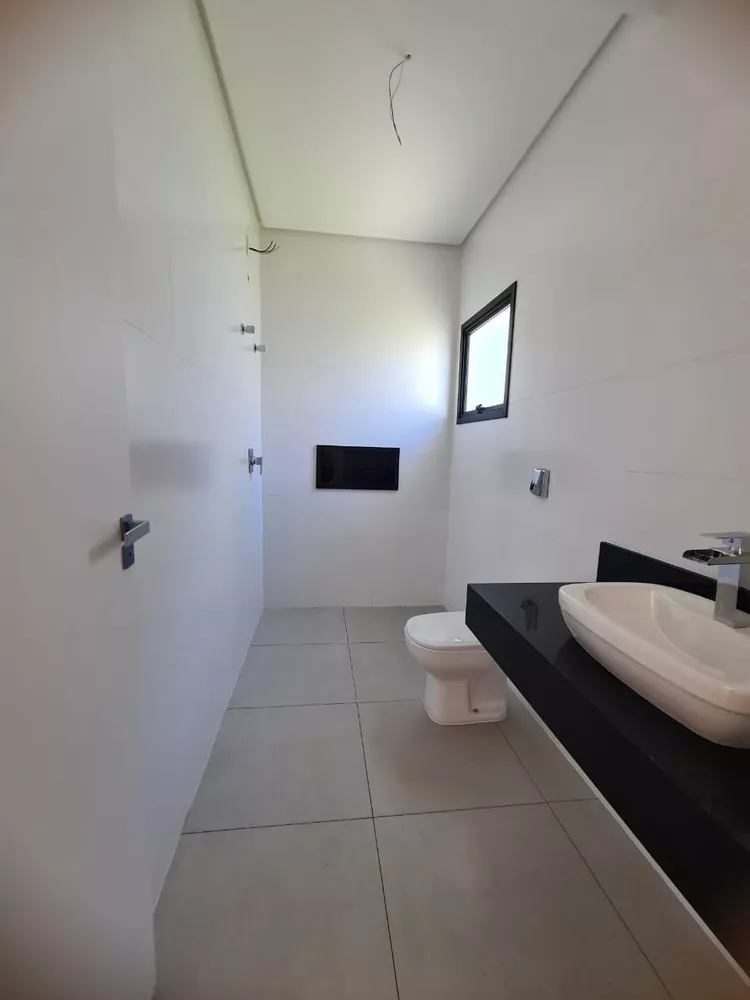 Casa à venda com 3 quartos, 178m² - Foto 8