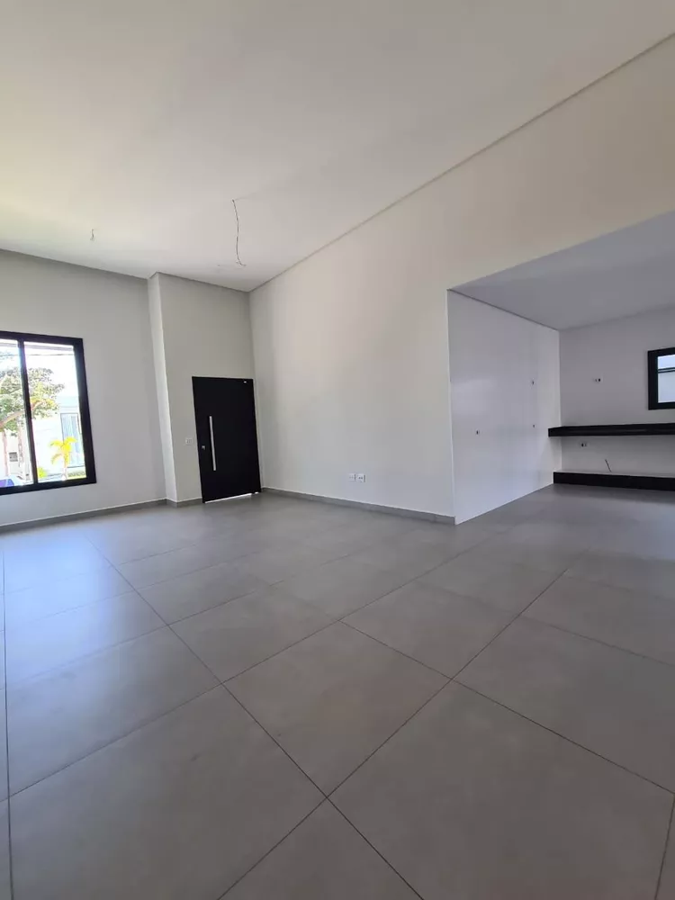 Casa à venda com 3 quartos, 178m² - Foto 4