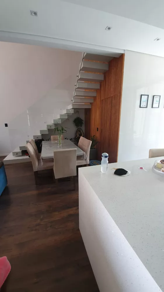 Sobrado, 3 quartos, 180 m² - Foto 1