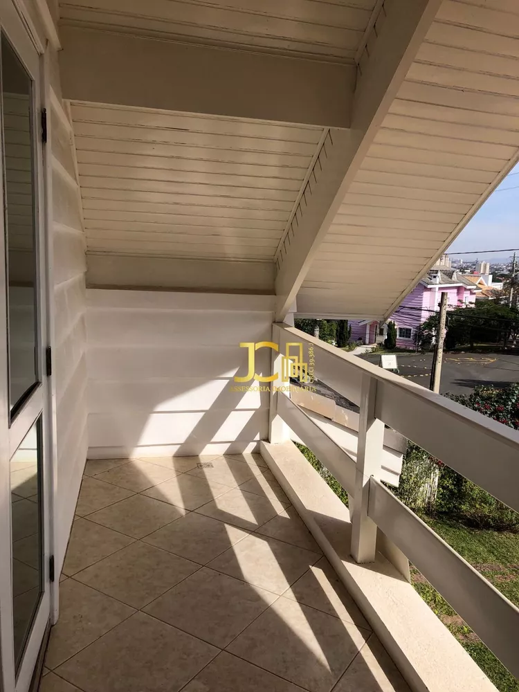 Casa à venda e aluguel com 3 quartos, 300m² - Foto 2