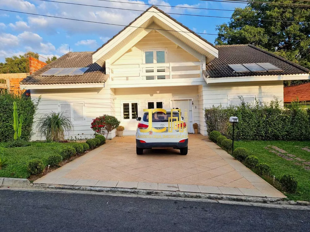 Casa à venda e aluguel com 3 quartos, 300m² - Foto 1