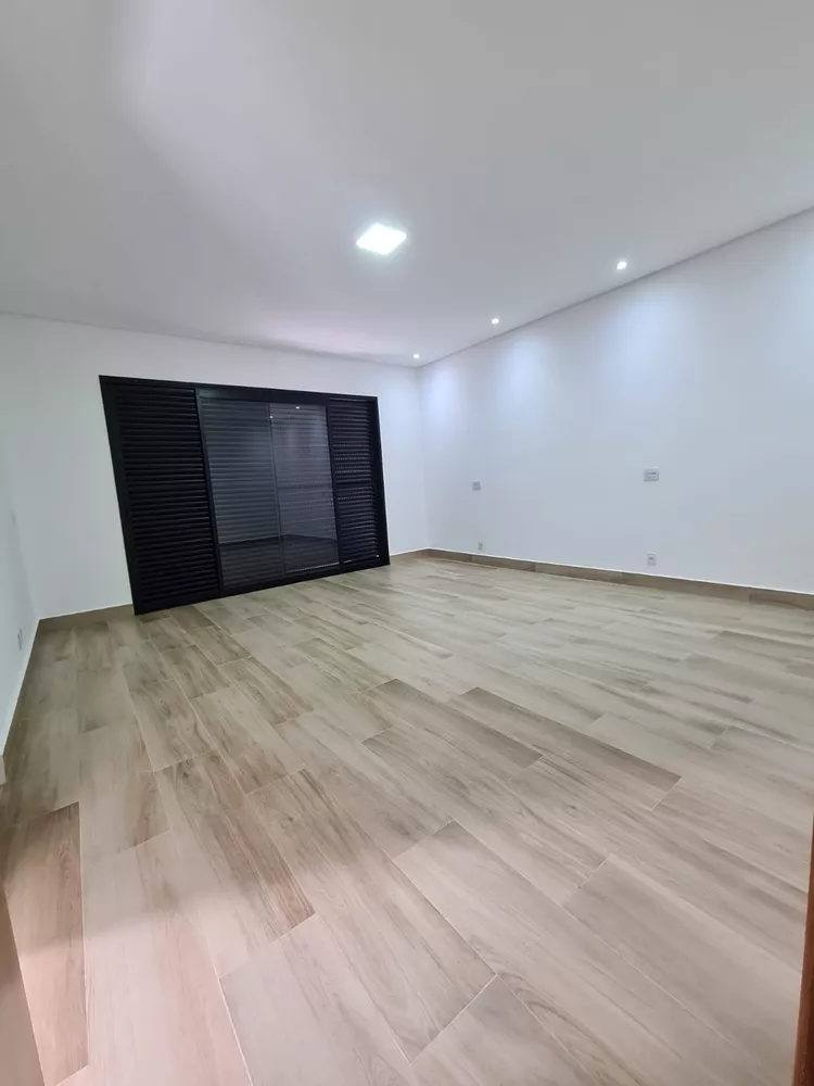 Sobrado à venda com 3 quartos, 338m² - Foto 4