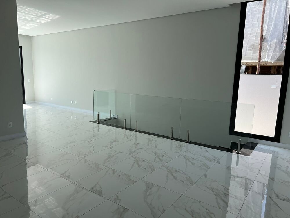 Sobrado à venda com 3 quartos, 300m² - Foto 2