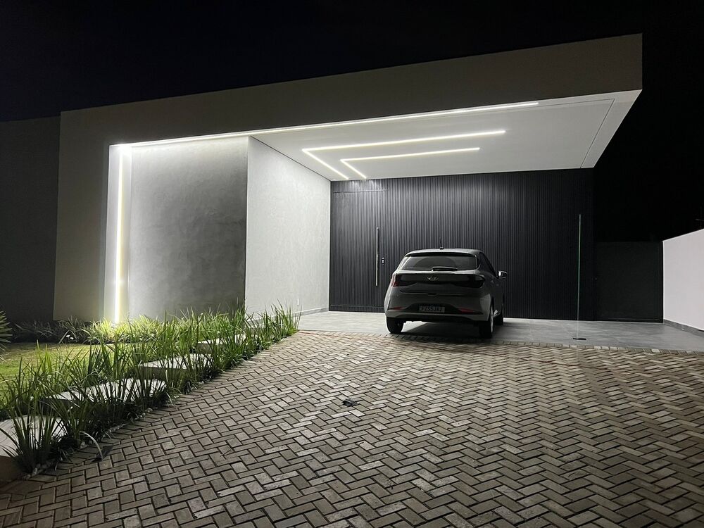 Sobrado à venda com 3 quartos, 300m² - Foto 1