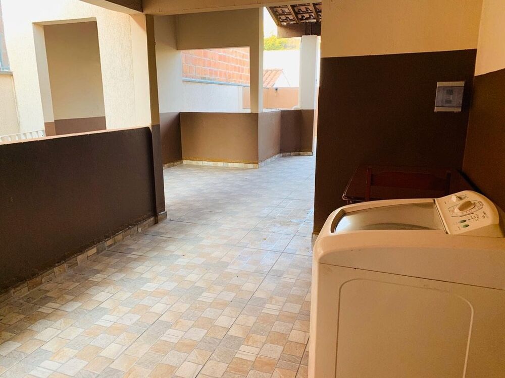 Casa para alugar com 2 quartos, 400m² - Foto 4