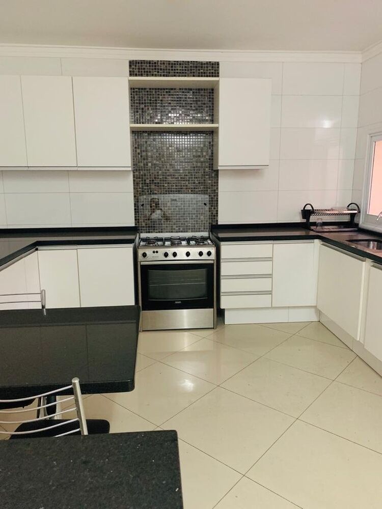 Casa para alugar com 2 quartos, 400m² - Foto 3
