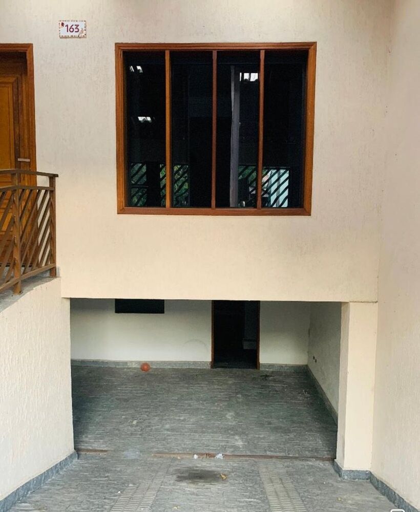 Casa para alugar com 2 quartos, 400m² - Foto 1