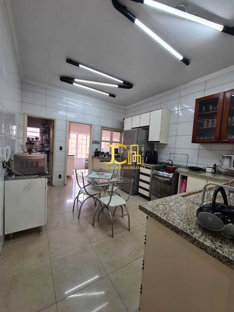 Sobrado, 3 quartos, 300 m² - Foto 1