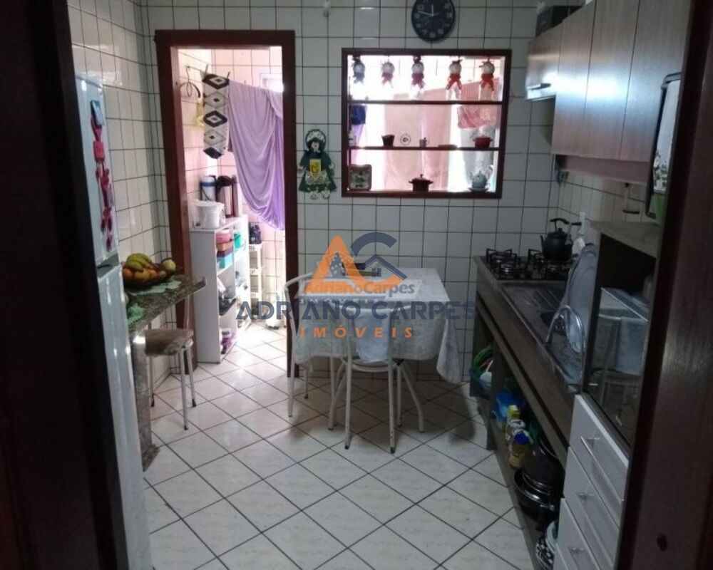 Casa à venda com 4 quartos, 120m² - Foto 4