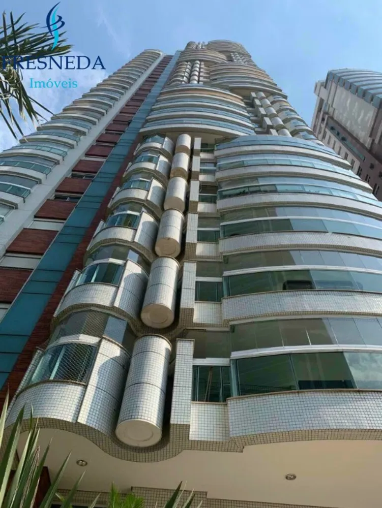 Apartamento, 3 quartos, 225 m² - Foto 1