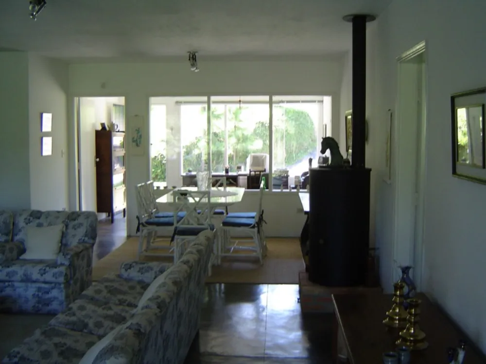 Casa, 6 quartos, 240 m² - Foto 1