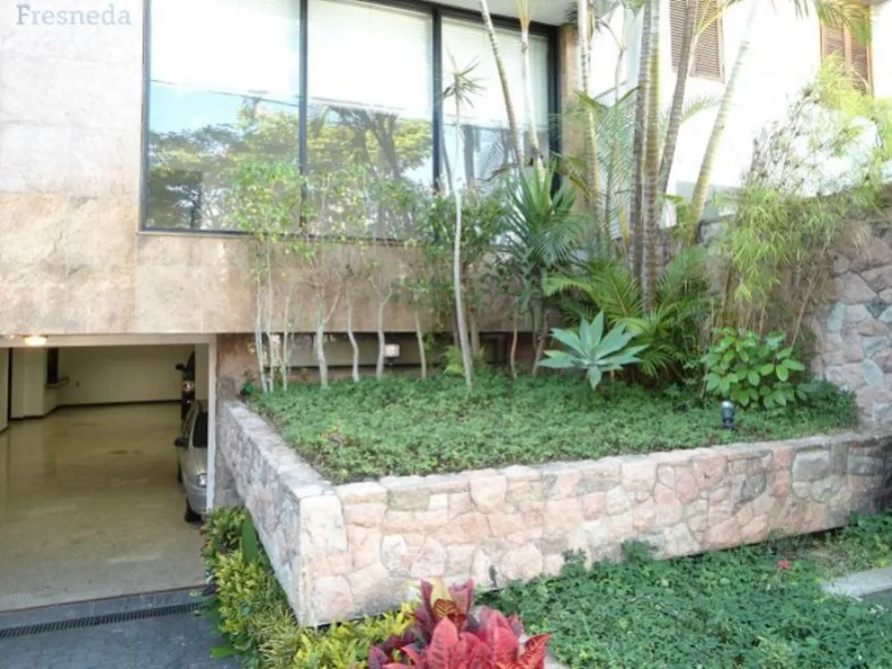 Sobrado, 4 quartos, 560 m² - Foto 1