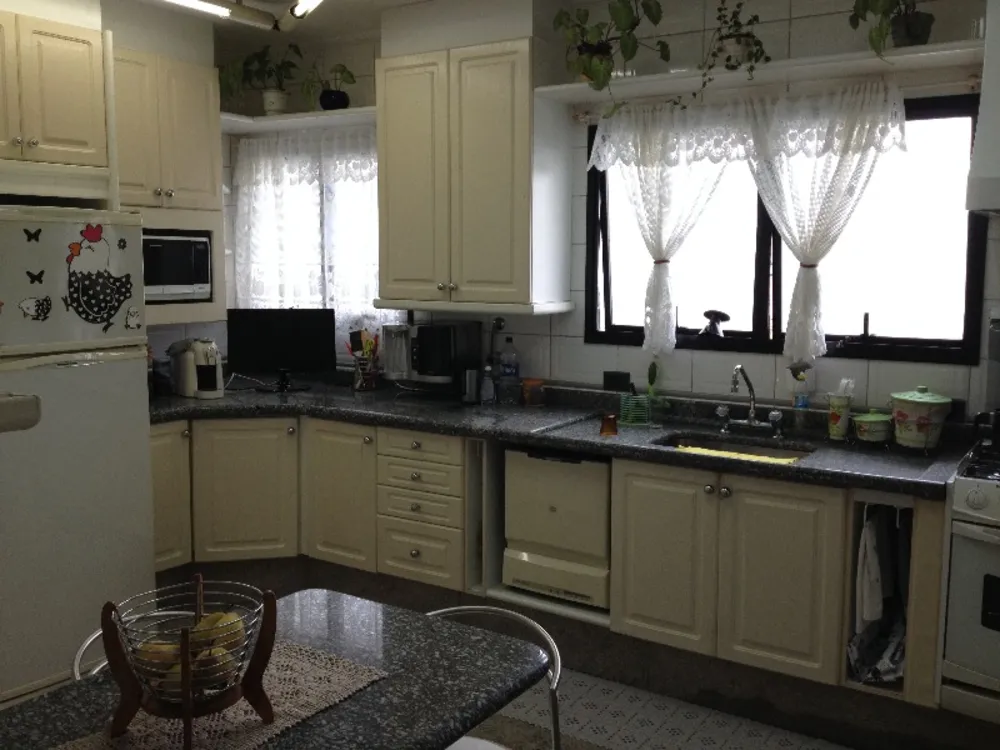 Apartamento, 3 quartos, 140 m² - Foto 1